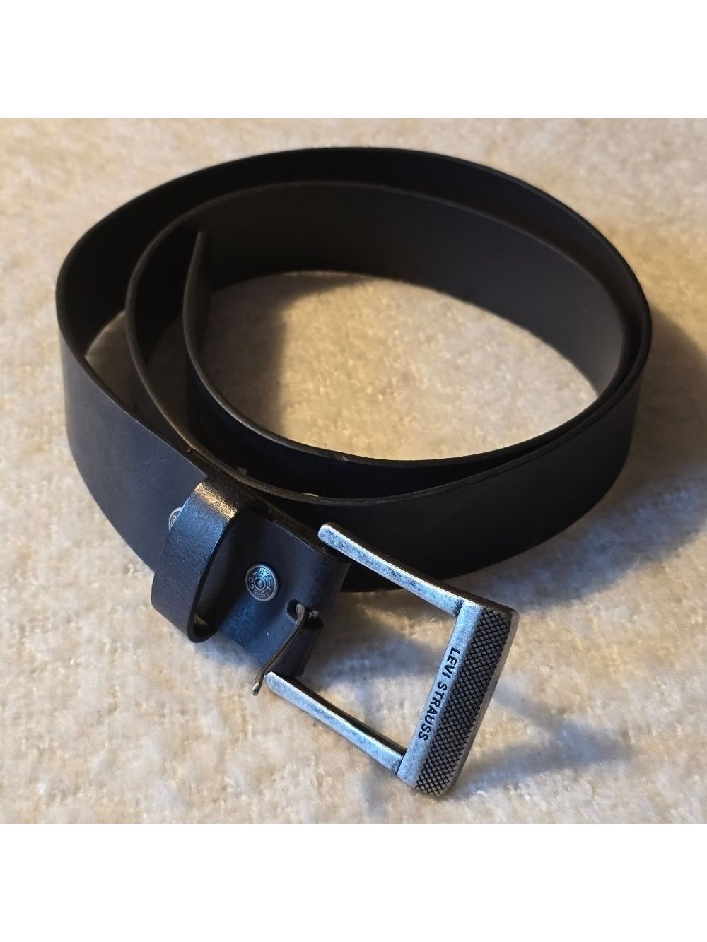 leather belt Levi logo engraved buckled color black size 44